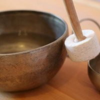 Tibetanische Klangschale: Therapeutische Schale zur Erzeugung beruhigender Klänge